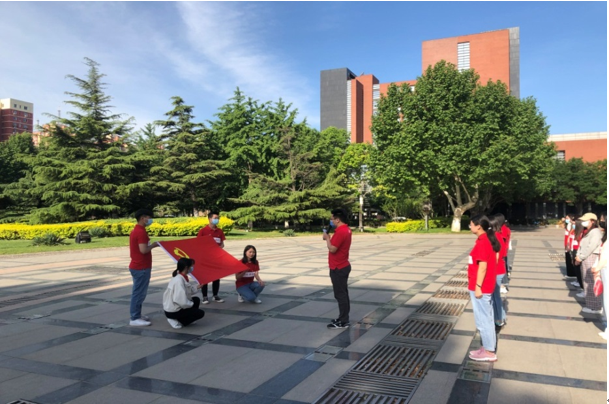1621842228925030307.png 行走中的党课(二)4.png